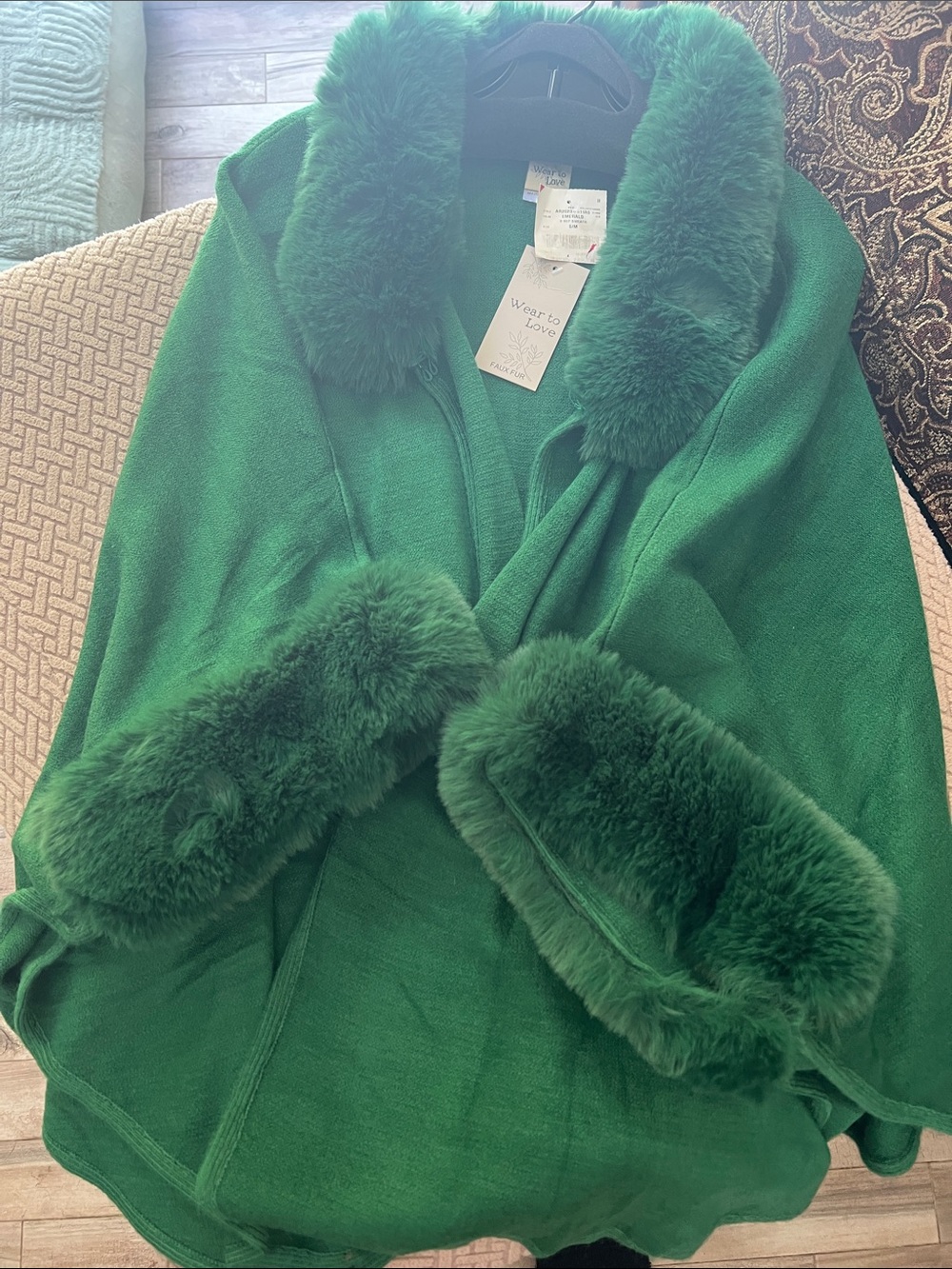 NWT Emerald Green Faux-Fur Trim Cape Sweater /shawl.